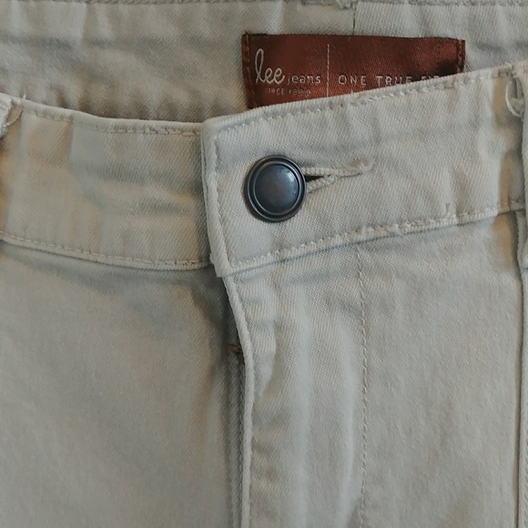 Lee Bermuda Shorts - Picture 5 of 12